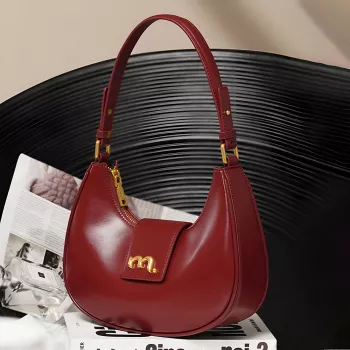 Chic Vintage Red Crescent Leather Shoulder Bag Guide